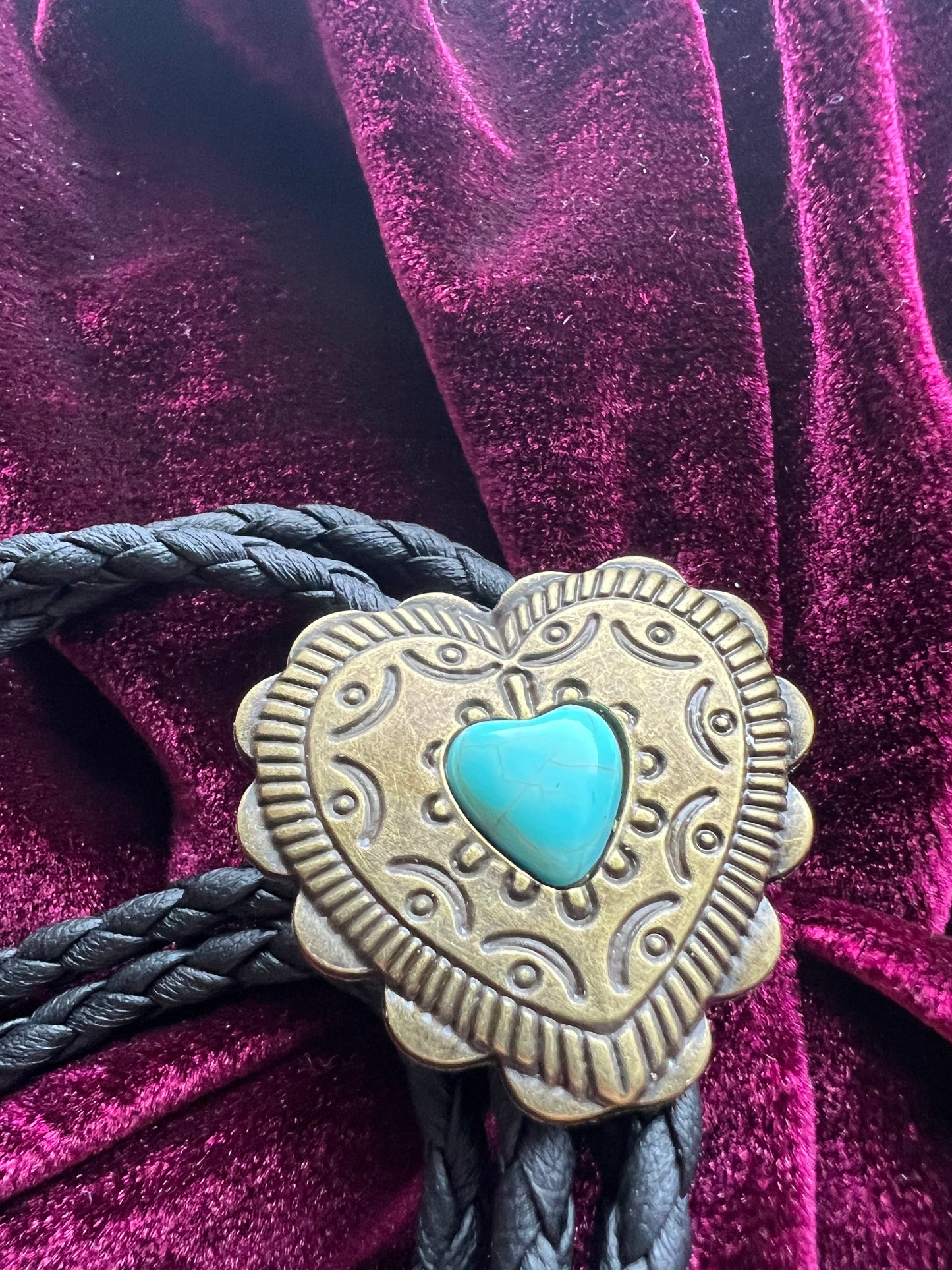 Western Heart Bolo Tie Bronze