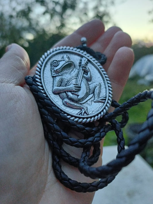 Country Frog Bolo Tie