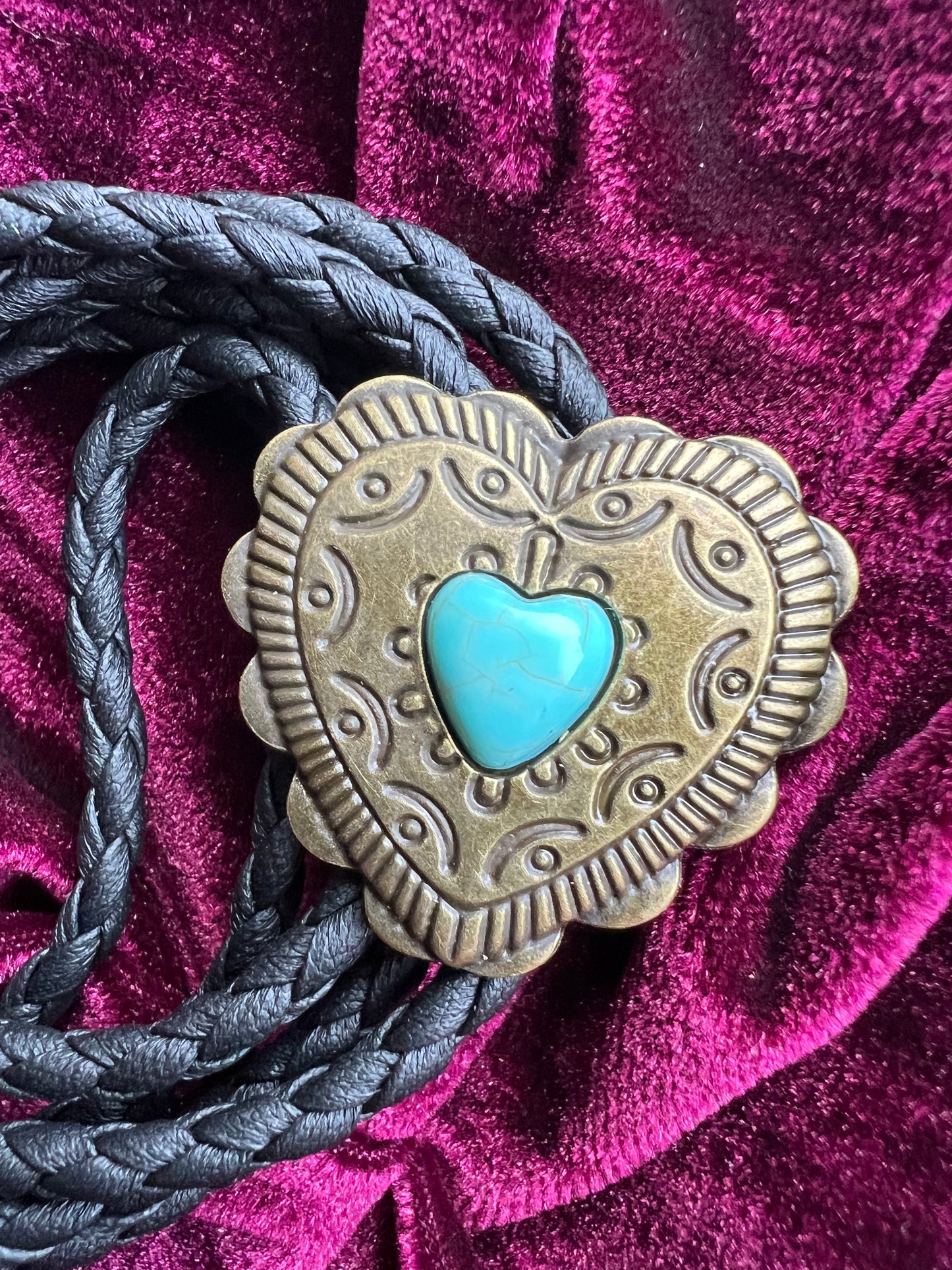 Western Heart Bolo Tie Bronze