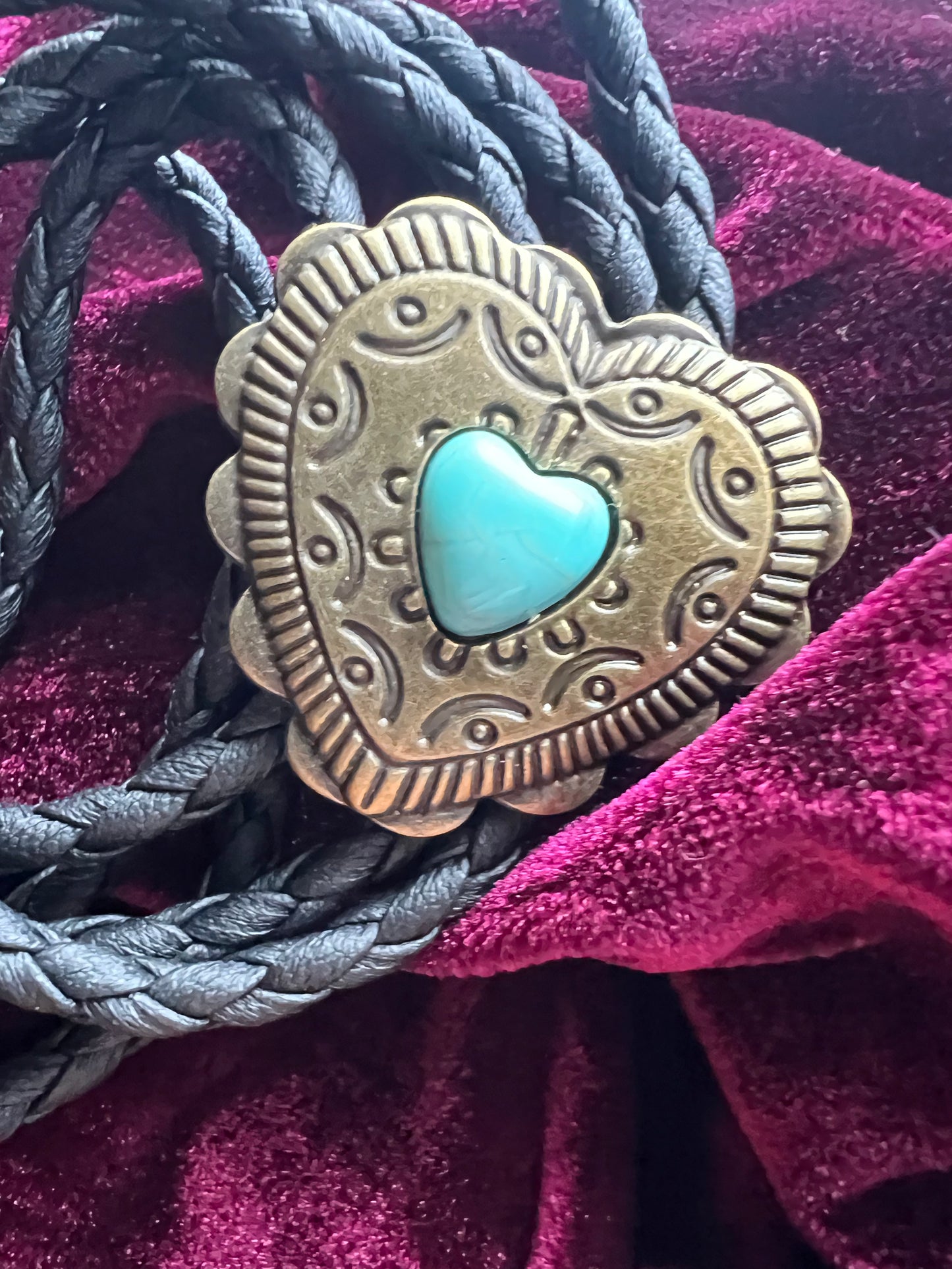 Western Heart Bolo Tie Bronze